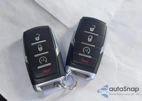 2021 Ram 1500 Big Horn 4X4 6'4 Box z USA, uszkodzony, nr VIN 1C6SRFBTXMN677579